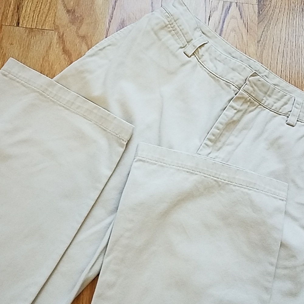 Ralph Lauren pants 💎$5 when you bundle 5 💎 - Picture 4 of 8